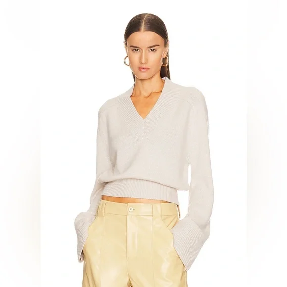 Talena V-neck sweater in light oat - Picture 2 of 4